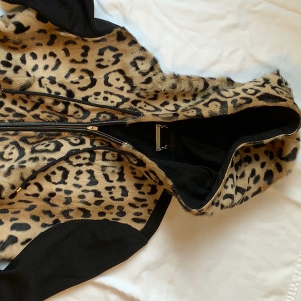 Diane von Furstenberg Mixed Fur sweatshirt. Size 8